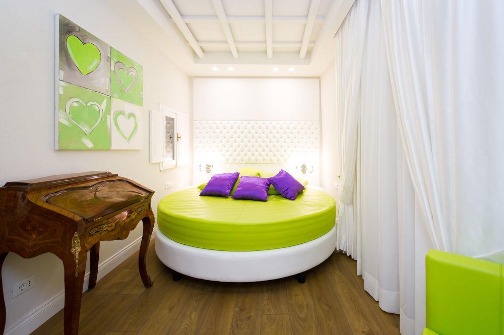 Domus Spagna Capo Le Case Bed and breakfast Roma