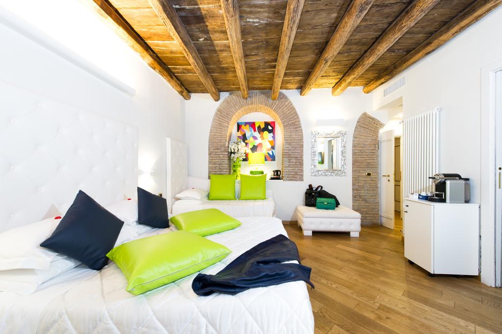 Domus Spagna Capo Le Case Bed and breakfast Roma