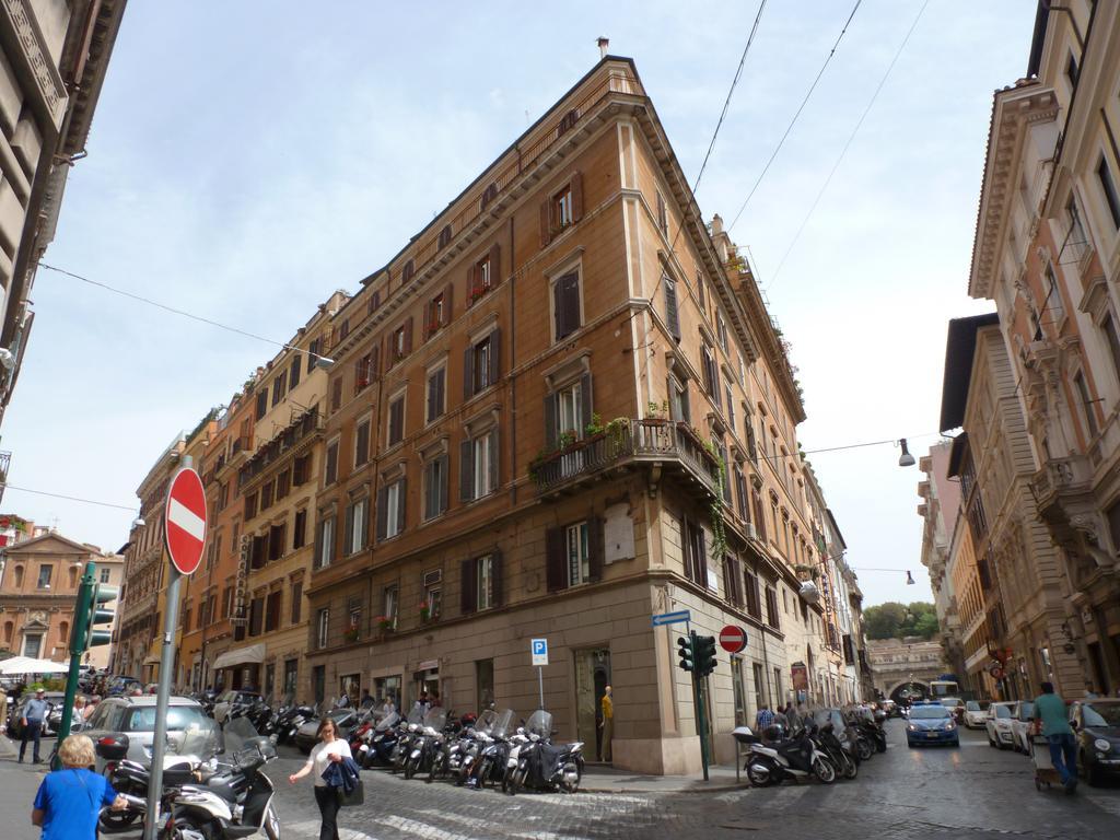 Bed and breakfast Domus Spagna Capo Le Case 3*